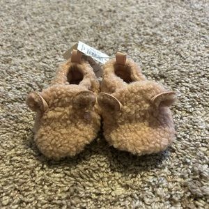 Old Navy pink baby bunny ear slippers